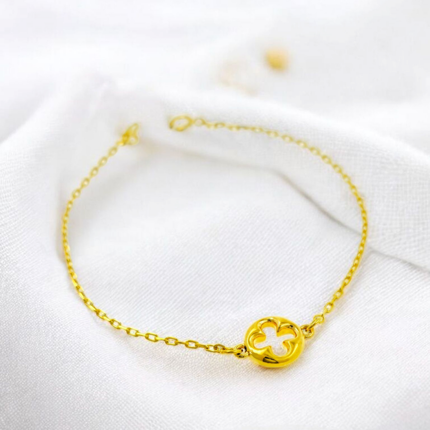 Floral Clover Dainty Charm Lightweight Bracelet